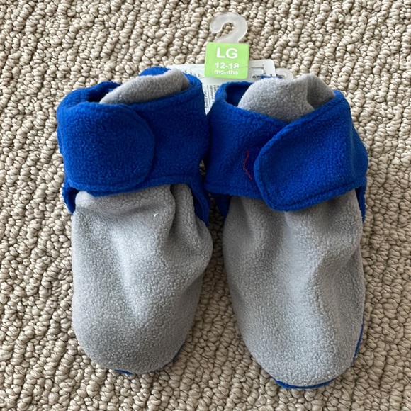 NWT Toddler Boys slippers, Velcro tab closure. Sz 12-18 mo. Blue and Gray. - Picture 3 of 4